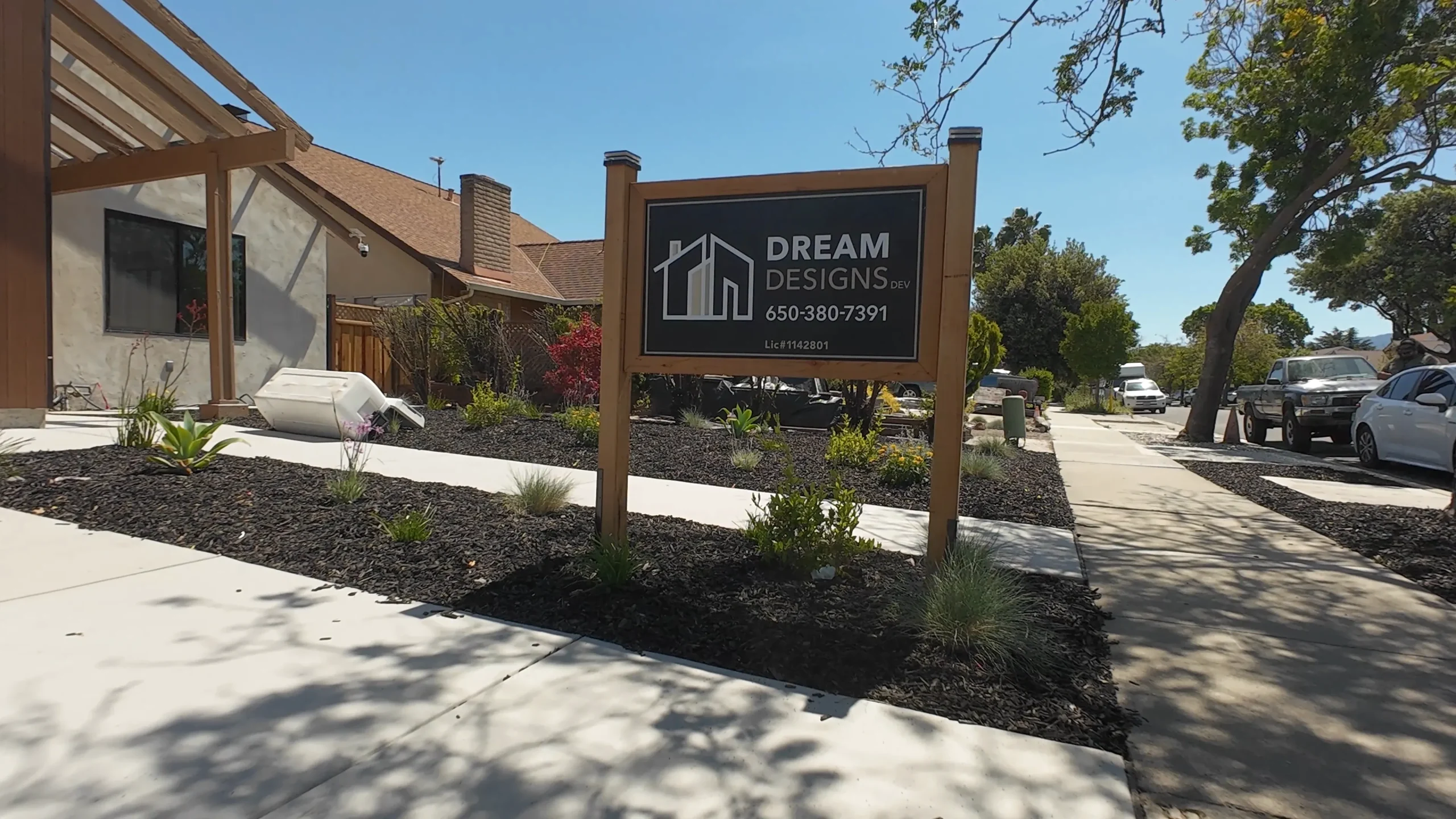 Dream Design Sign